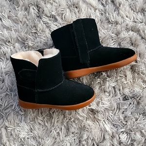 Ugg boot black toddler 7